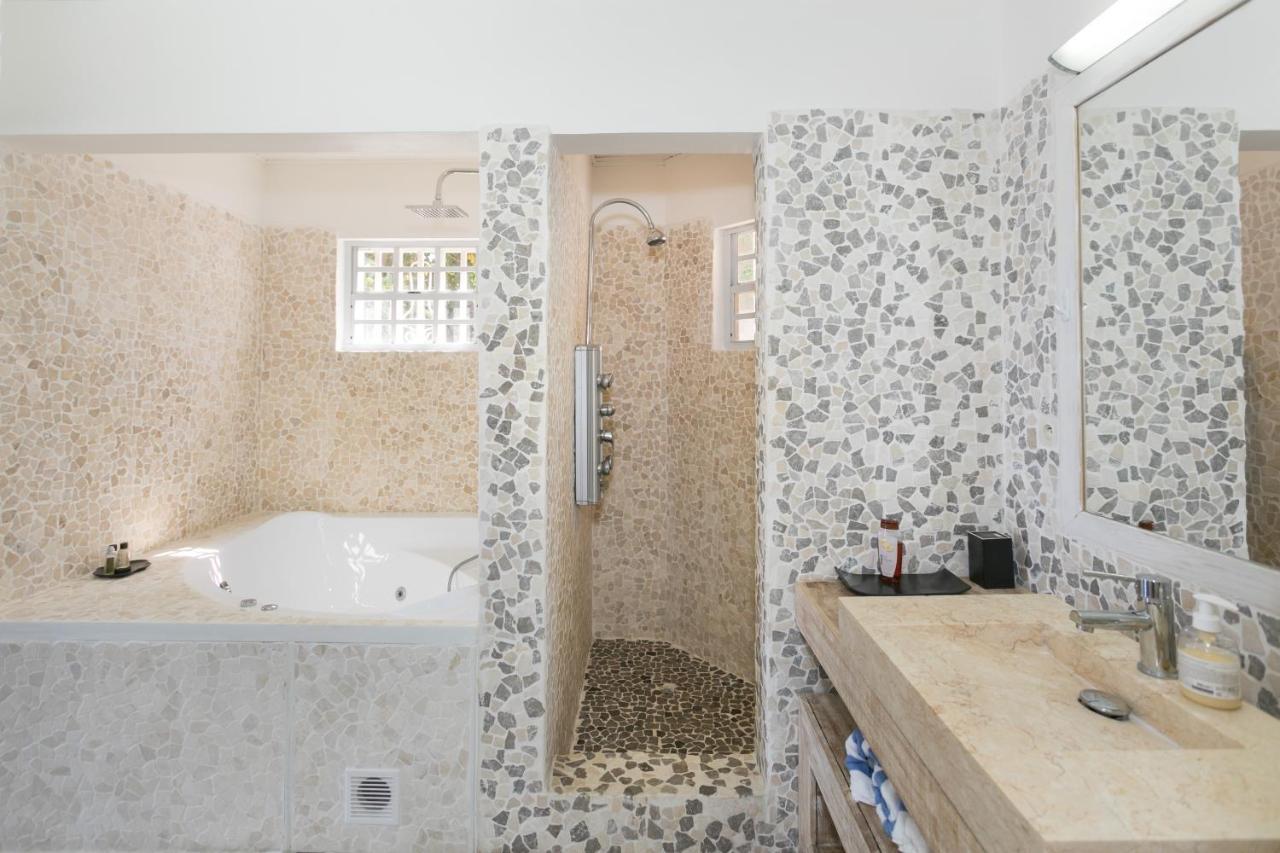 Orient Bay Villa Rentals St Martin エクステリア 写真